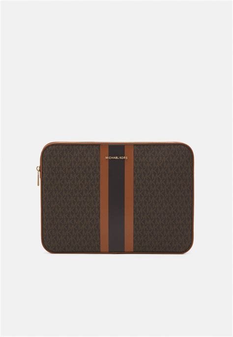 laptoptas michael kors|michael kors jet set case.